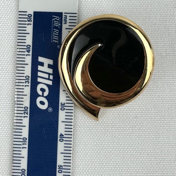 Vintage Monet Gold and Back Enamel Clip On Earrings - Picture 8 of 8